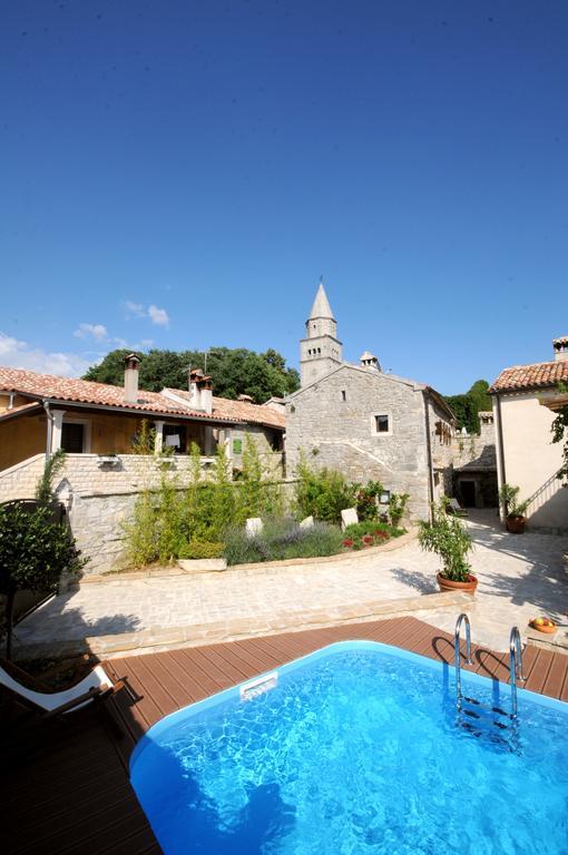 Holiday Homes Poli Svetega Antona Gračišće Dış mekan fotoğraf