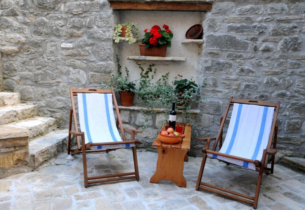 Holiday Homes Poli Svetega Antona Gračišće Oda fotoğraf