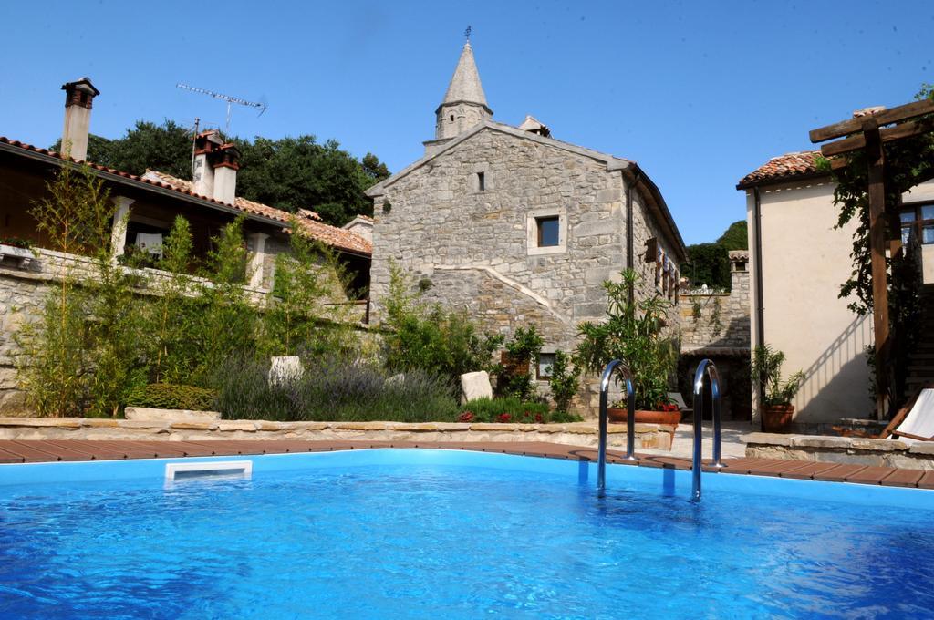 Holiday Homes Poli Svetega Antona Gračišće Oda fotoğraf