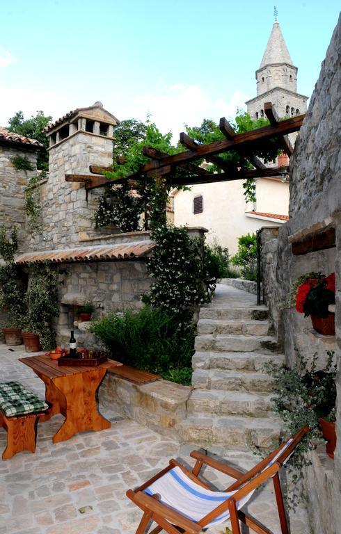 Holiday Homes Poli Svetega Antona Gračišće Oda fotoğraf