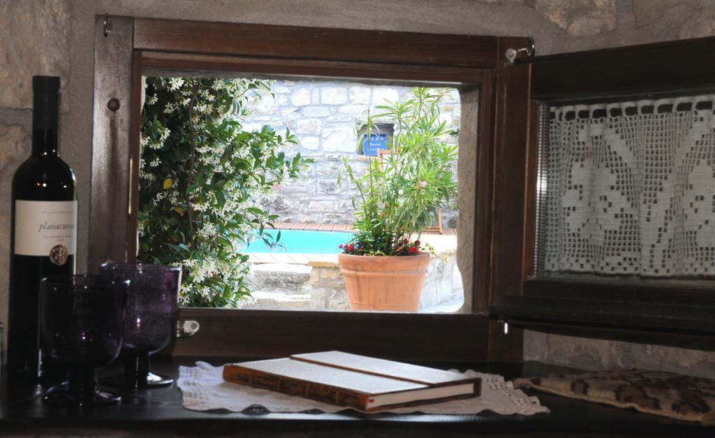 Holiday Homes Poli Svetega Antona Gračišće Oda fotoğraf