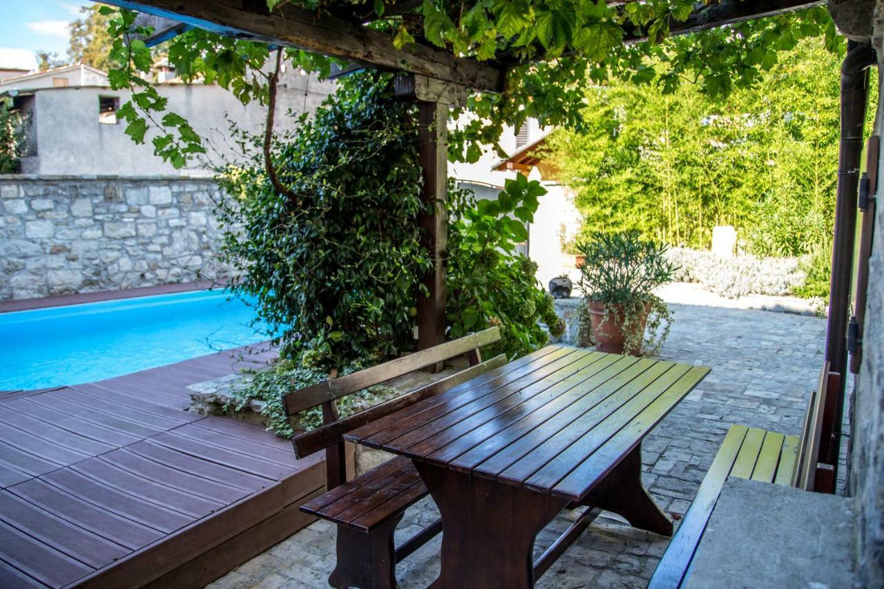 Holiday Homes Poli Svetega Antona Gračišće Dış mekan fotoğraf