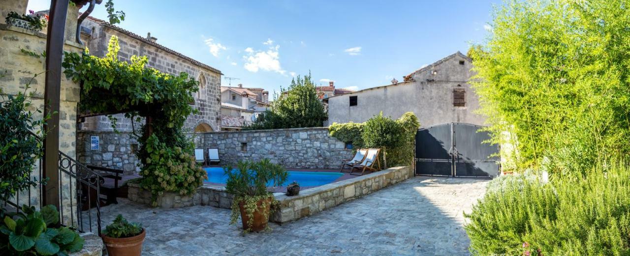 Holiday Homes Poli Svetega Antona Gračišće Dış mekan fotoğraf