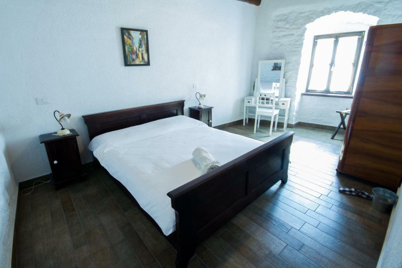Holiday Homes Poli Svetega Antona Gračišće Dış mekan fotoğraf