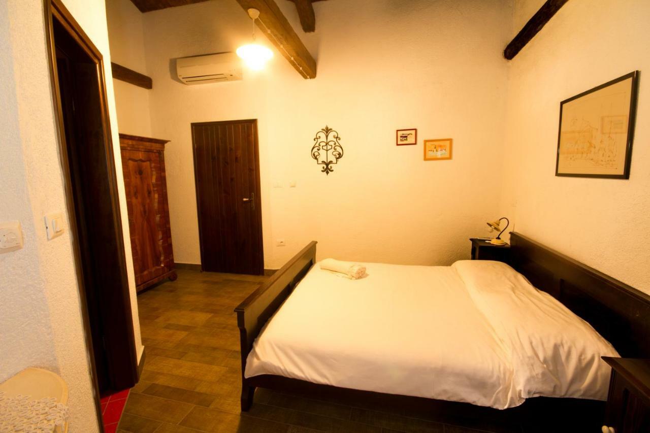 Holiday Homes Poli Svetega Antona Gračišće Dış mekan fotoğraf