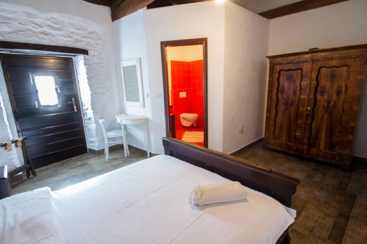 Holiday Homes Poli Svetega Antona Gračišće Dış mekan fotoğraf